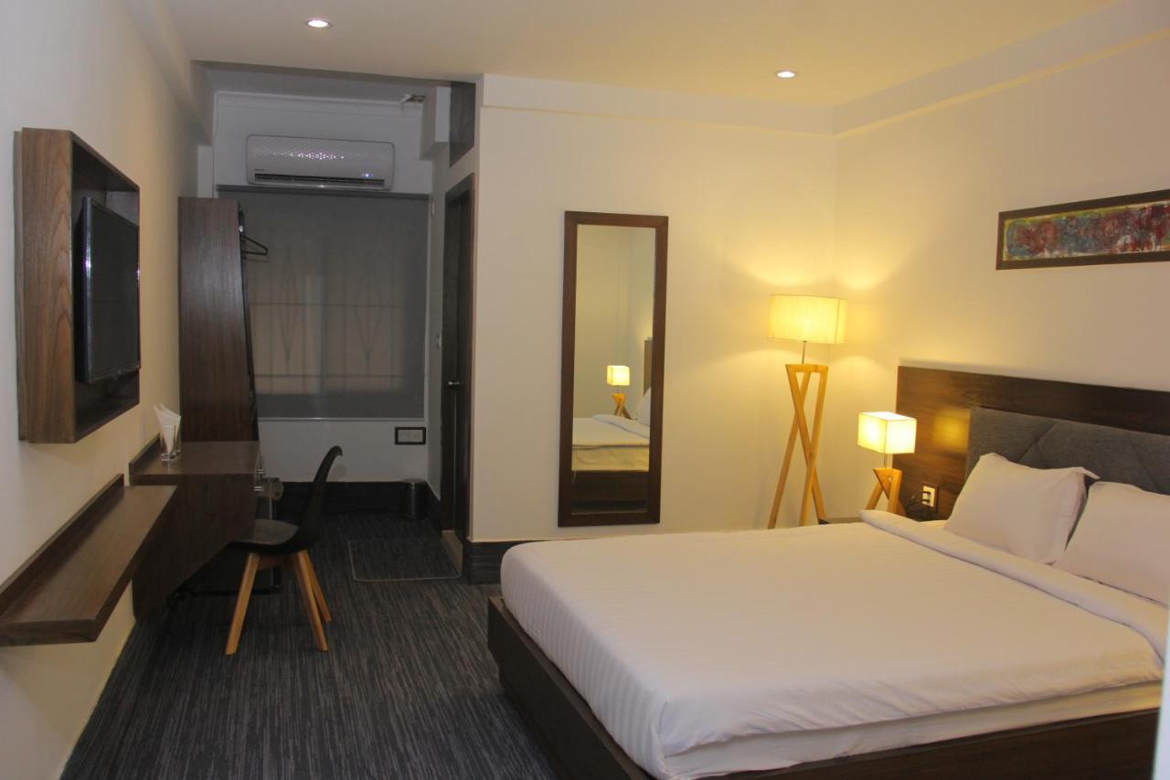 Hotel Zakaria International Dhaka Esterno foto