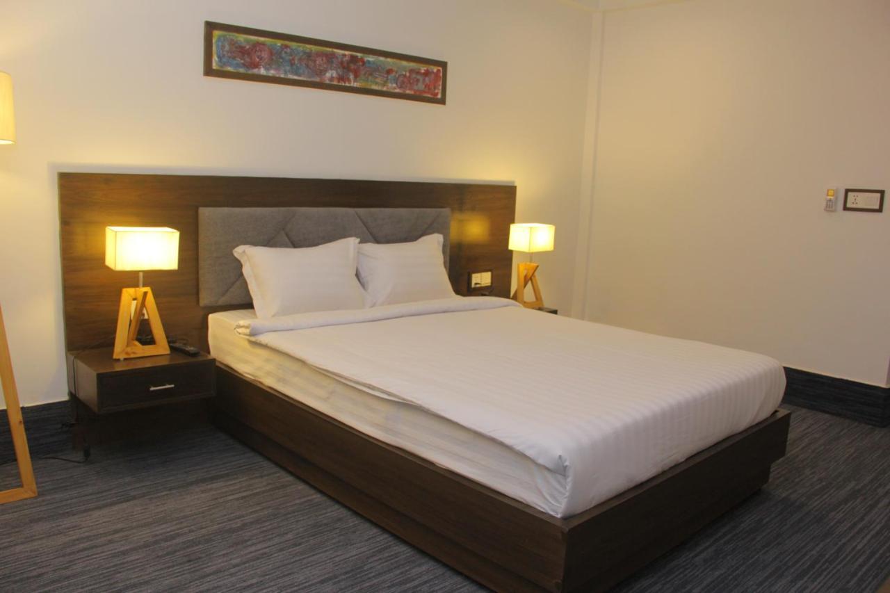 Hotel Zakaria International Dhaka Esterno foto