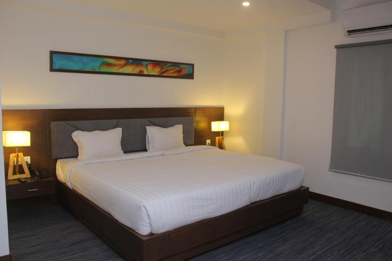 Hotel Zakaria International Dhaka Esterno foto