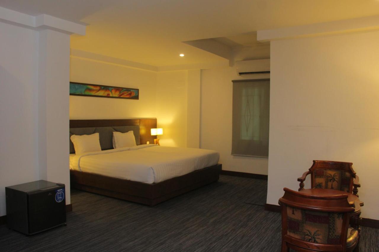 Hotel Zakaria International Dhaka Esterno foto