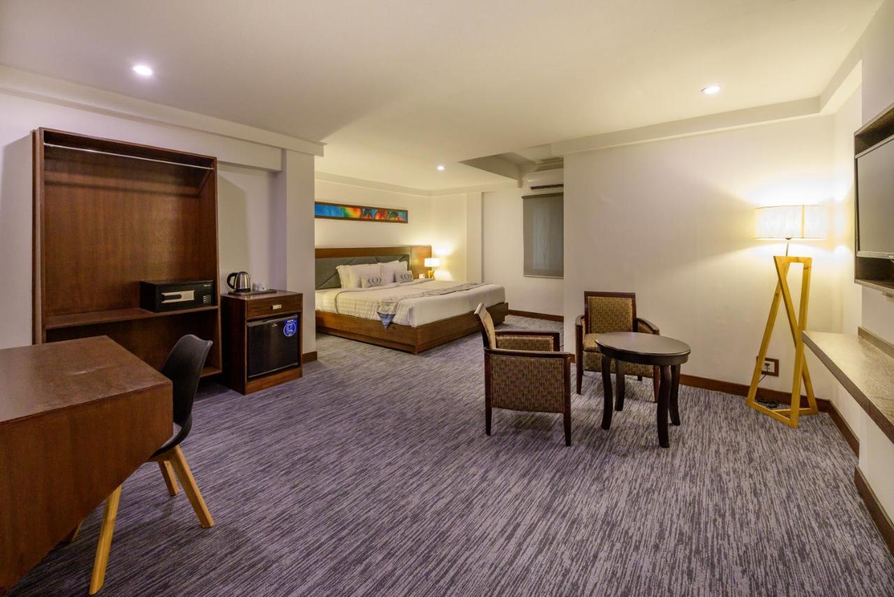 Hotel Zakaria International Dhaka Esterno foto