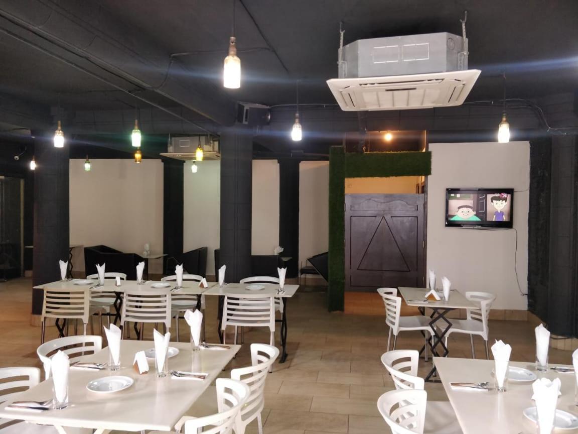 Hotel Zakaria International Dhaka Esterno foto